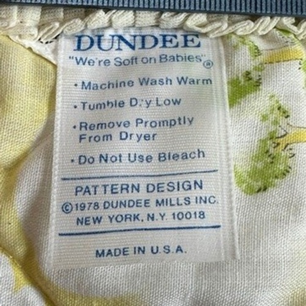 Dundee Vintage 1978 Quilted Blanket Pad Pastoral Print Yellow Ruffle Cottagecore